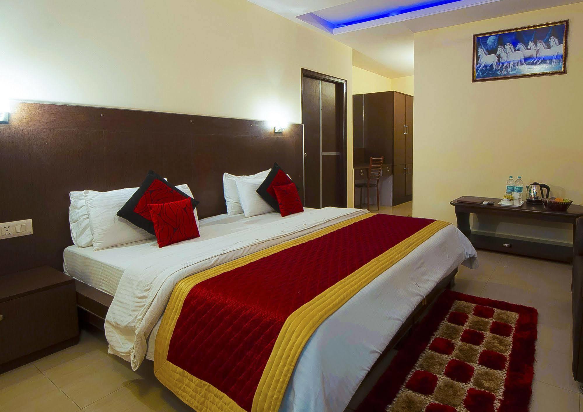 Airport Hotel Vishal Residency New Delhi Exterior photo