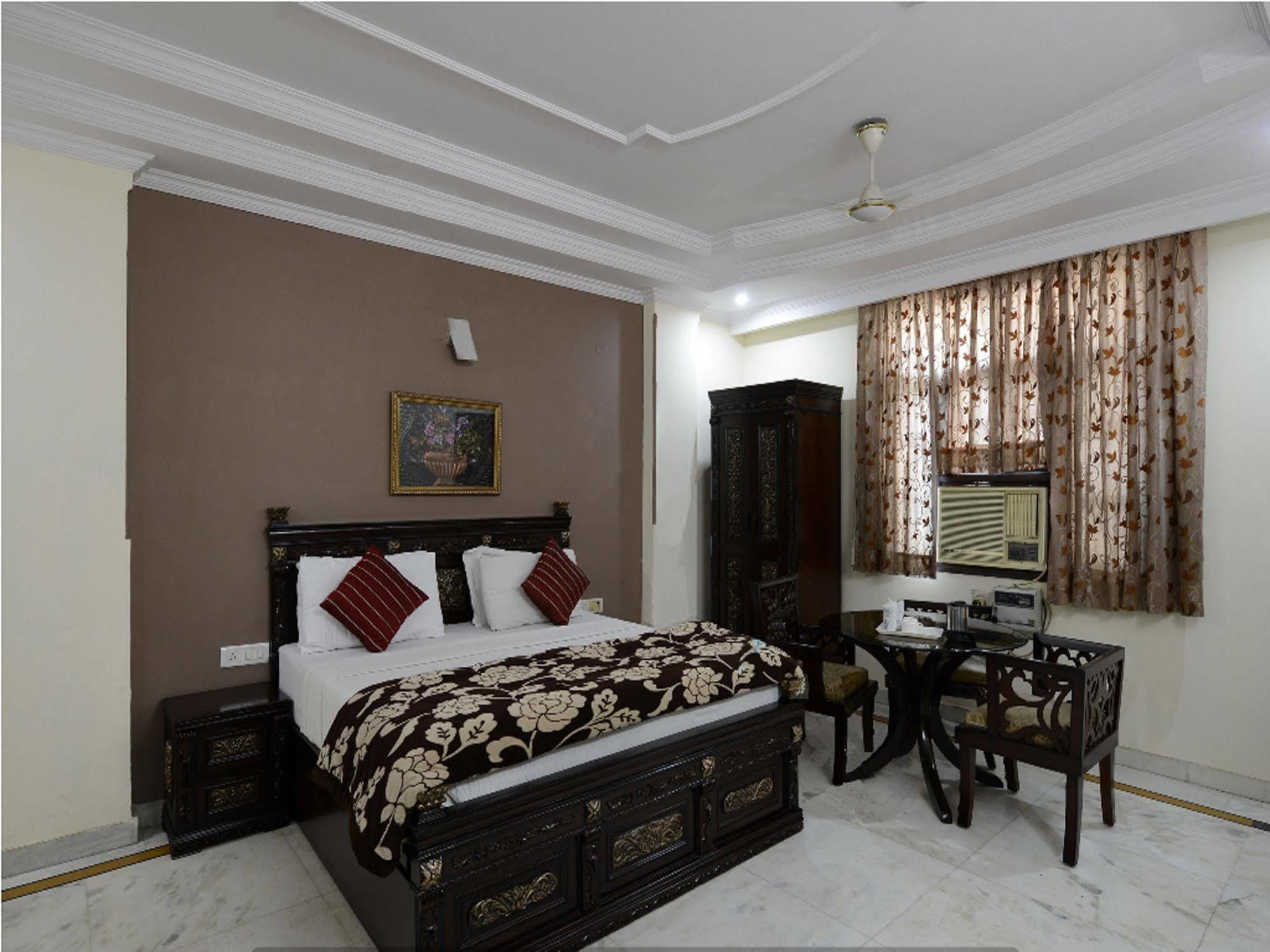 Airport Hotel Vishal Residency New Delhi Exterior photo