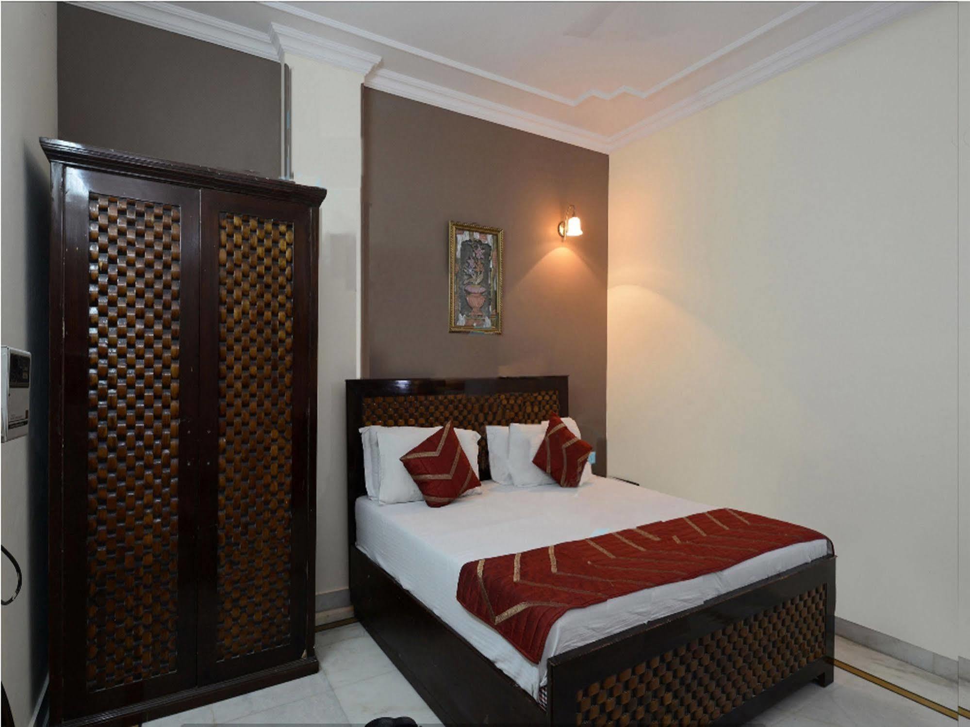 Airport Hotel Vishal Residency New Delhi Exterior photo